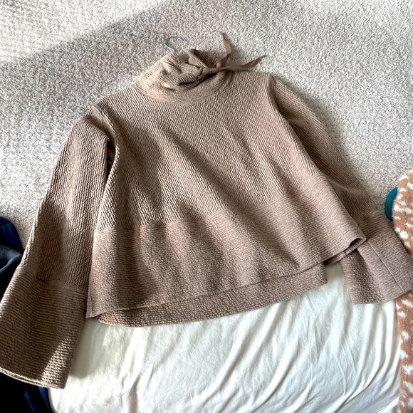 lululemon athletica Tops - Lululemon boxy pullover